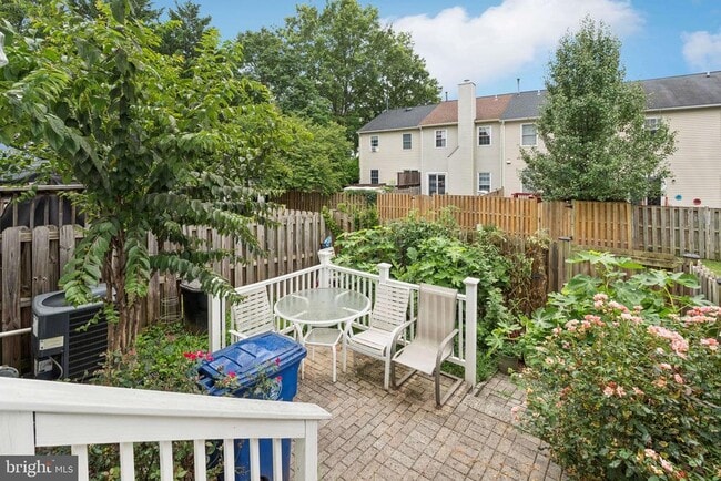 Building Photo - 907 Smartts Ln NE