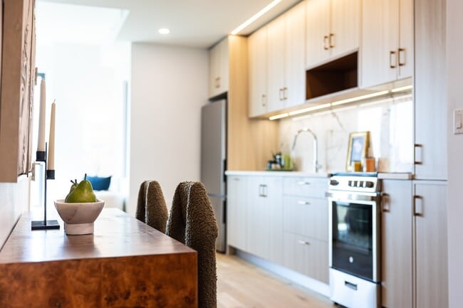 Building Photo - 240 Willoughby