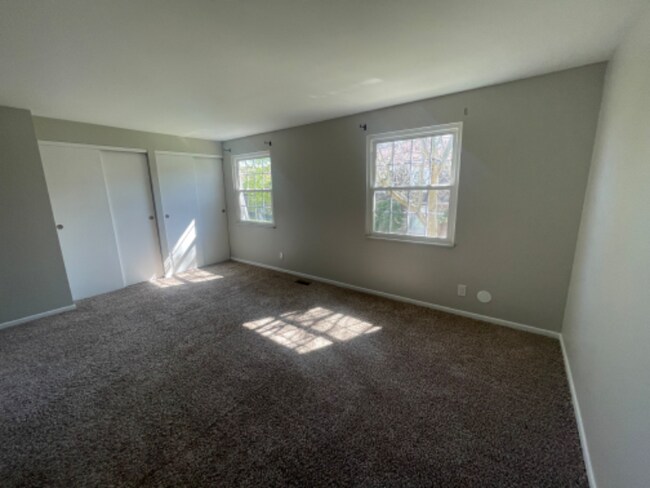 Building Photo - 2109 Wellington Ct