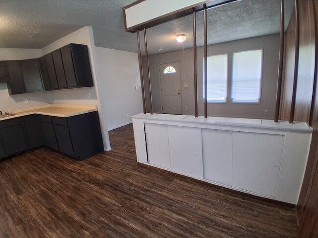 Building Photo - 1009 Glenwood-