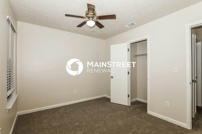 Building Photo - 3 Bedroom Pet-Friendly Home in REX, GA with Main Street Renewal