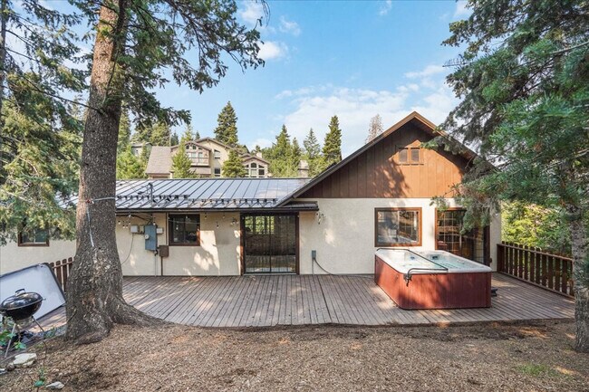 Building Photo - 540 Crestview Dr