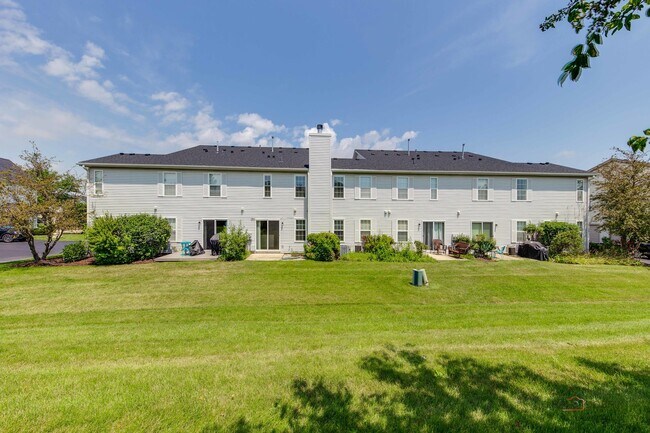 Building Photo - 2487 Dickens Dr