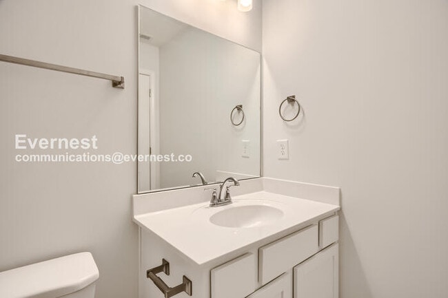 Building Photo - 305 Raines Ct