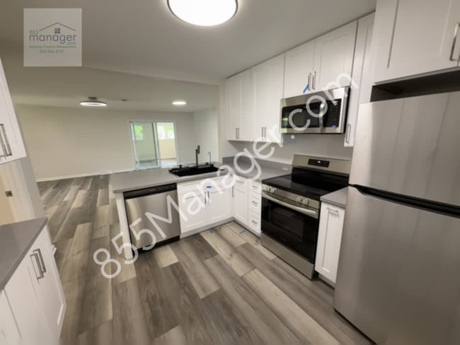 Building Photo - Fully Renovated 3-Bedroom Home with Sunroo...