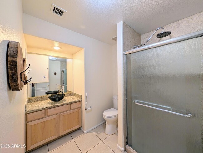 Building Photo - 11134 W Windsor Ave