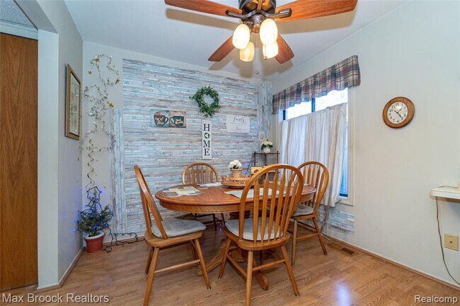 Building Photo - 862 Yorktown Ct