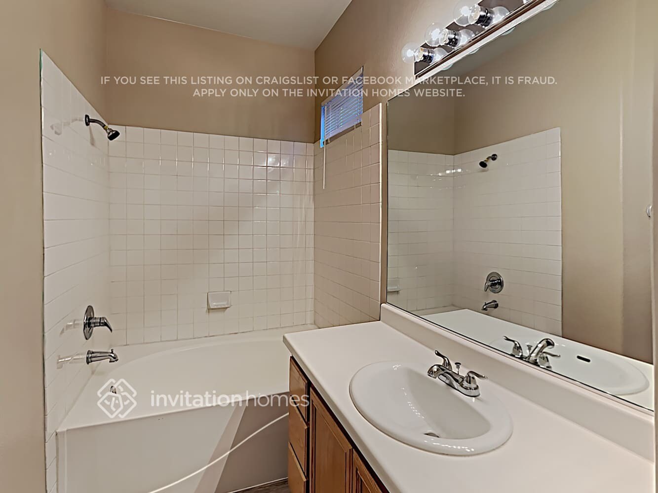 Building Photo - 942 Veranda View Ave