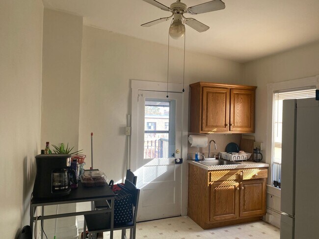 Building Photo - 319 N Charlotte St