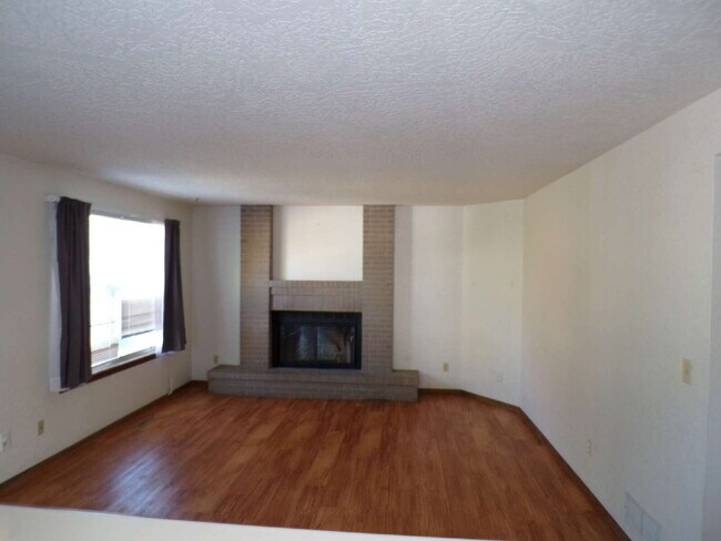 Building Photo - Four Lakes - Centennial - 3 Bedroom - 3 Ba...