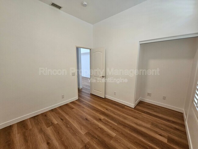 Building Photo - 4782 Templeton St