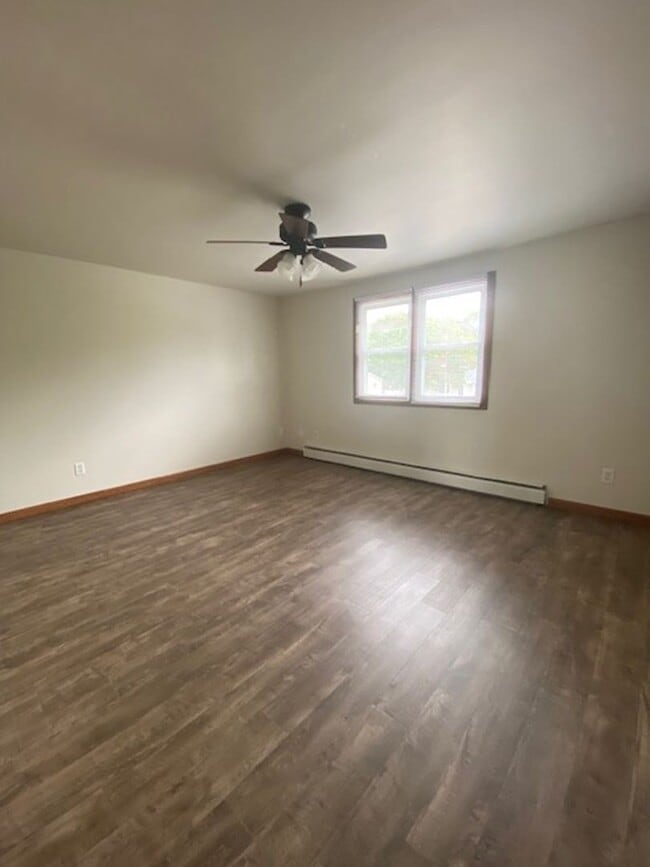 Building Photo - 2068 Terry Ln