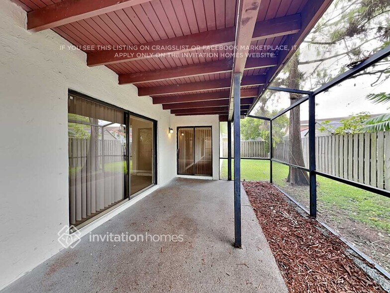 Building Photo - 7010 NW 49th Pl