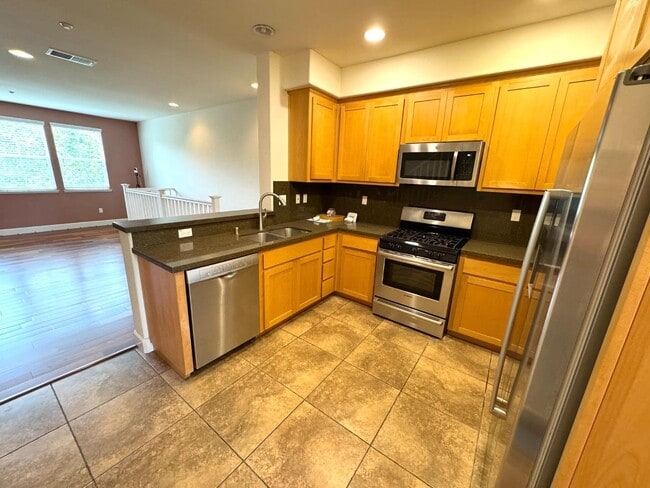 Building Photo - 660 Cedarville Ln