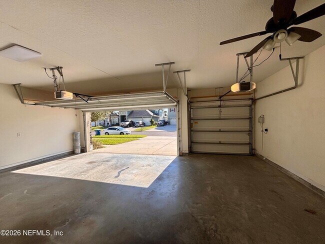 Building Photo - 15730 Spotted Saddle Cir