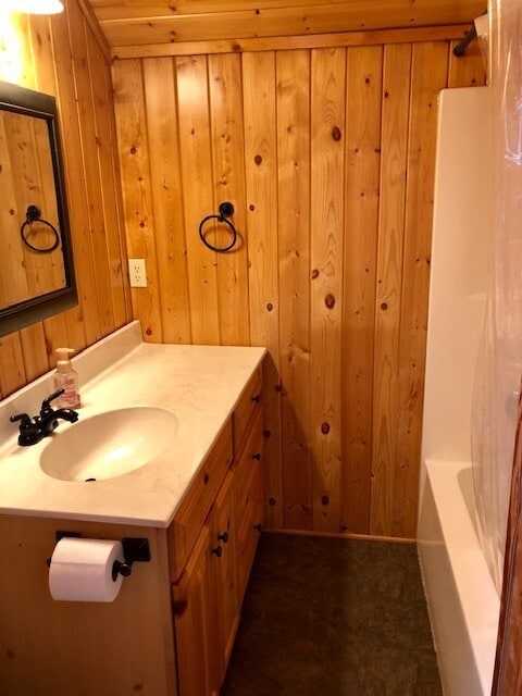 Building Photo - 3 Bedroom Plus loft, 1-3/4 Bathrooms Home in Brainerd, MN on Lake Hartley