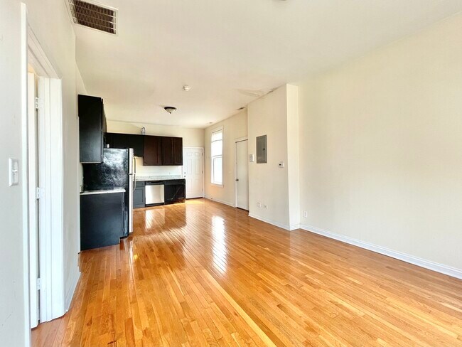 Building Photo - 1629 S Throop St