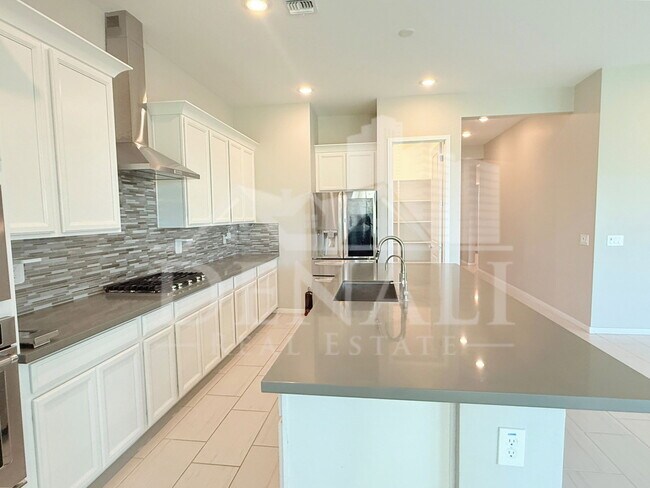 Building Photo - 1153 E Nolan Pl