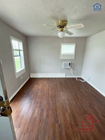 Building Photo - 410 SW 14th St