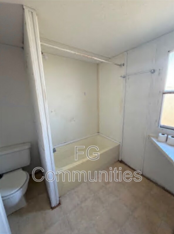 Building Photo - 1791 Breezewood Dr