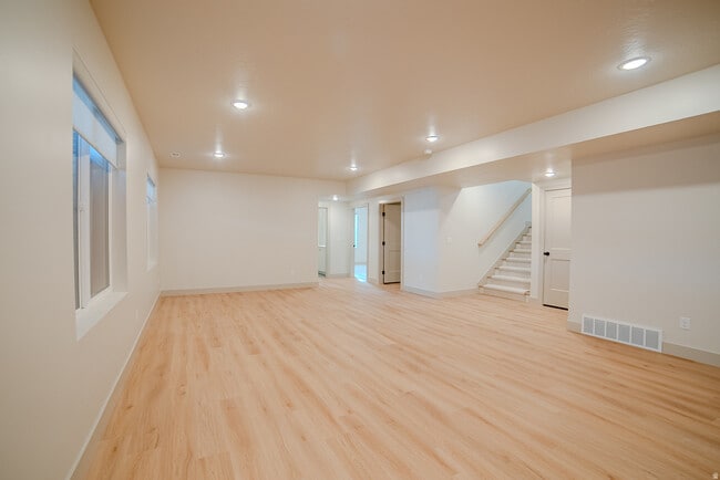 Building Photo - 793 S 350 E