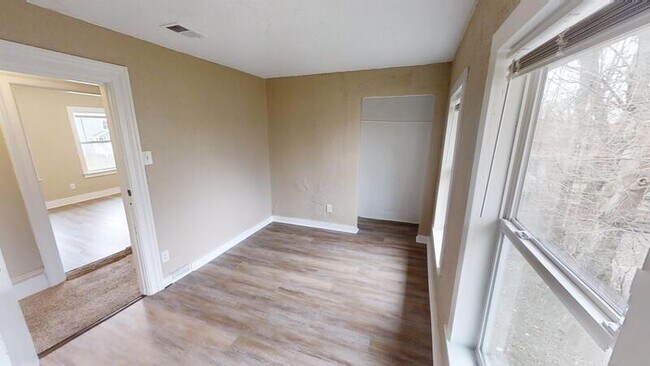 Building Photo - 716 Pearl St