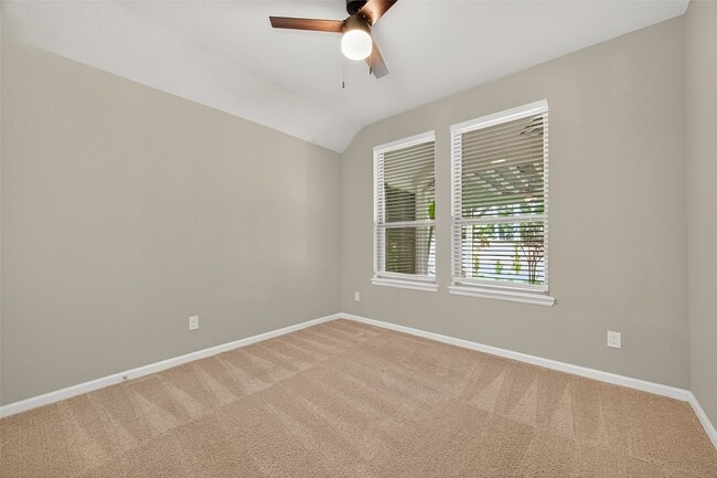 Building Photo - 381 Andes Dr