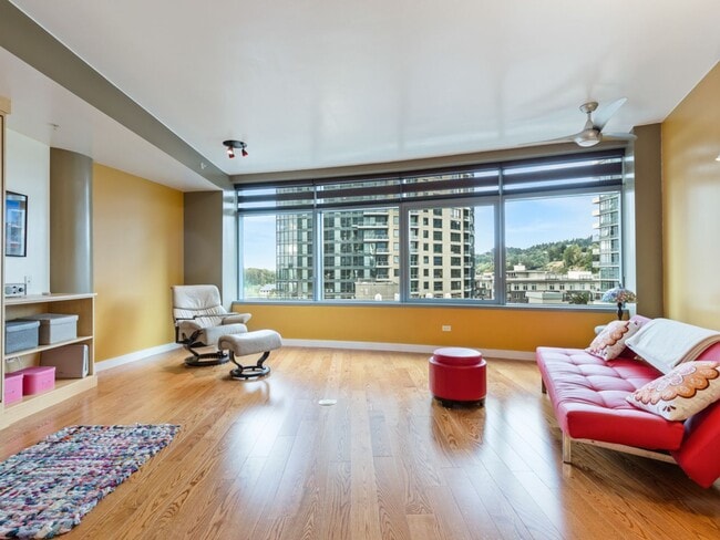 Building Photo - John Ross - 8th floor south waterfront studio w/parking/most utilities/concierge