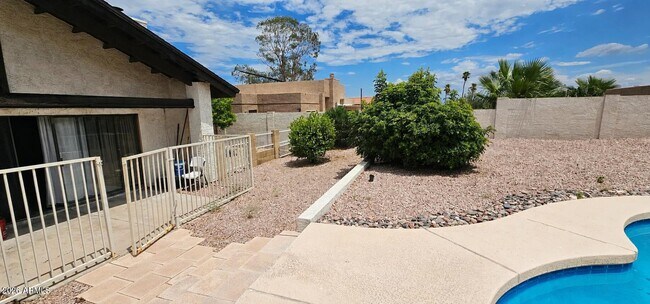 Building Photo - 15849 E Palomino Blvd