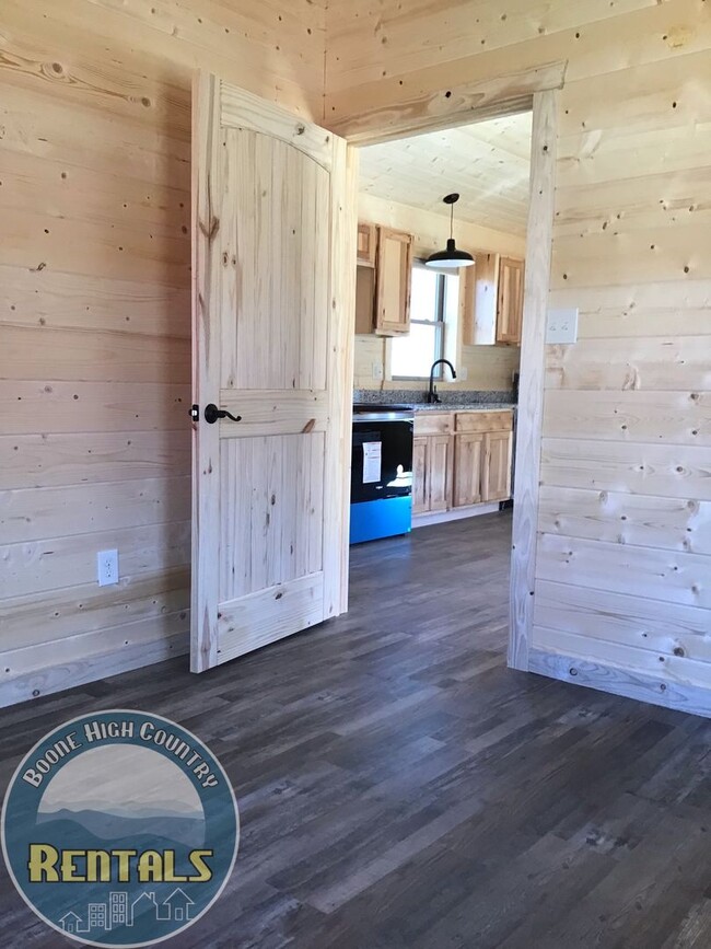 Building Photo - Beautiful 1bd Cabin In Trade, Tennessee