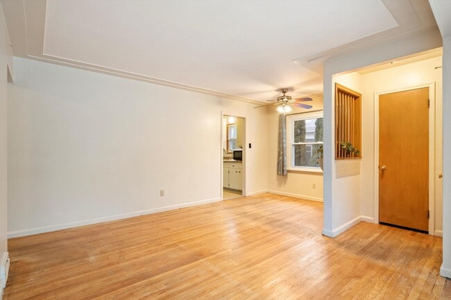 Building Photo - 17133 Delaware Ave