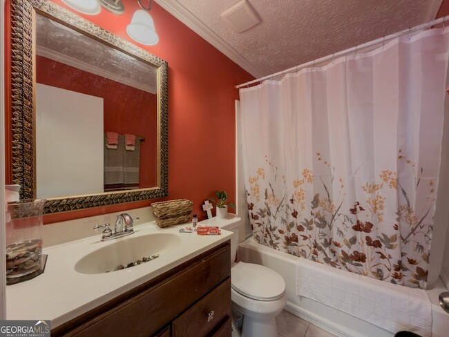 Building Photo - 580 Pineland Cir