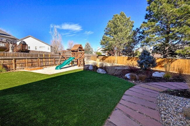 Building Photo - 4-bedroom Gem Near Ft. Carson!