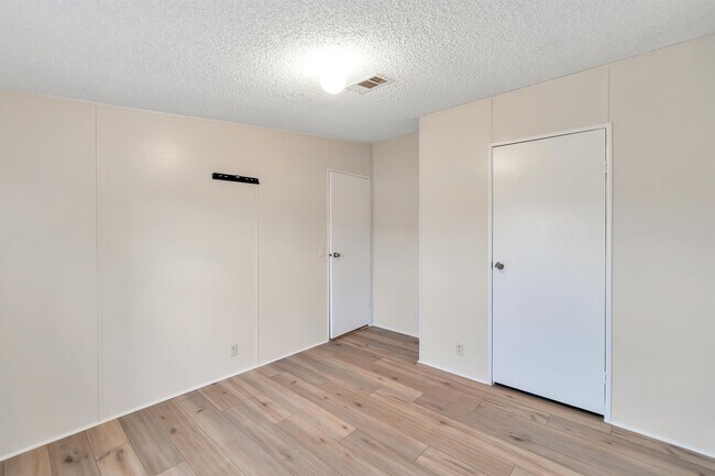 Building Photo - 11466 Rhodine Rd