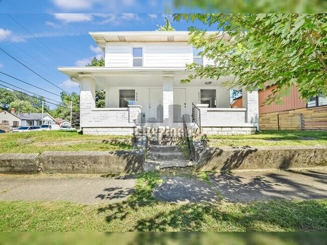 Primary Photo - 227 S Dearborn St