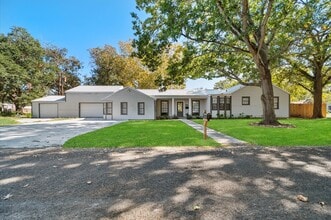 Building Photo - 1106 Oriole Ln