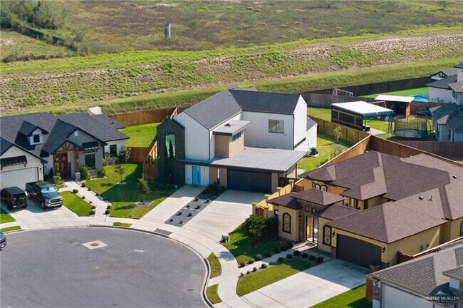 Building Photo - 35 Silverton Cir