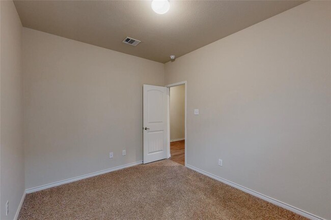 Building Photo - 2917 Colorado Dr