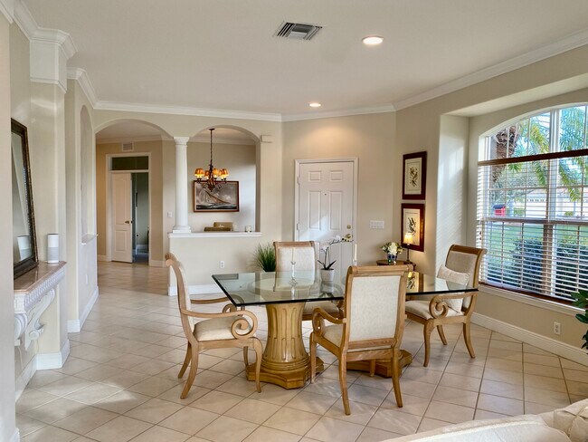 Building Photo - 4532 Whispering Oaks Dr