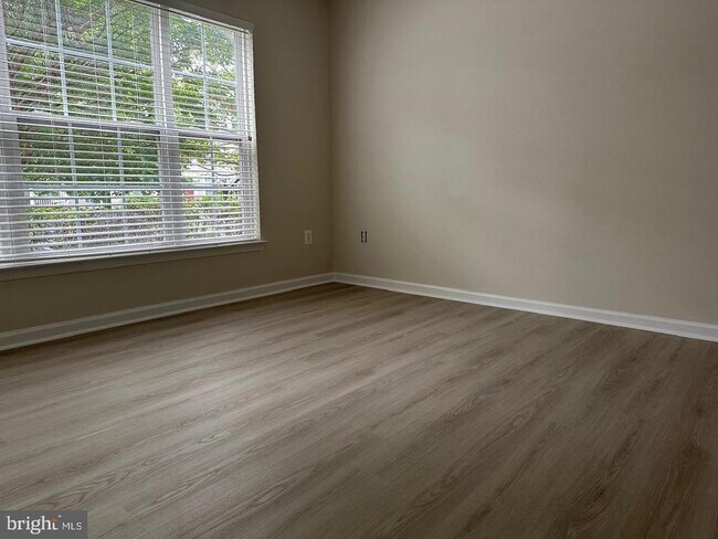 Building Photo - 1310 Saunders Dr