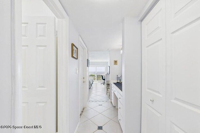 Building Photo - 1305 S Atlantic Ave