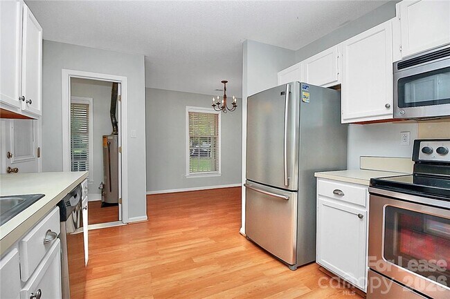 Building Photo - 11718 Fernhurst Ln