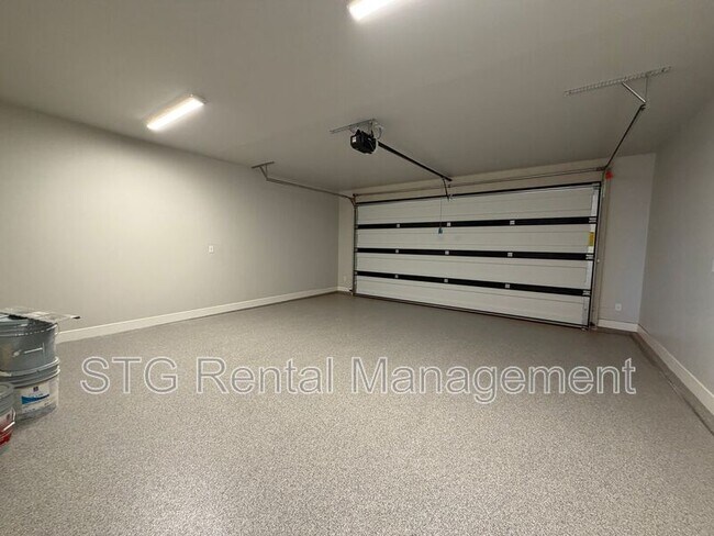 Building Photo - 577 E Hemsworth Ln