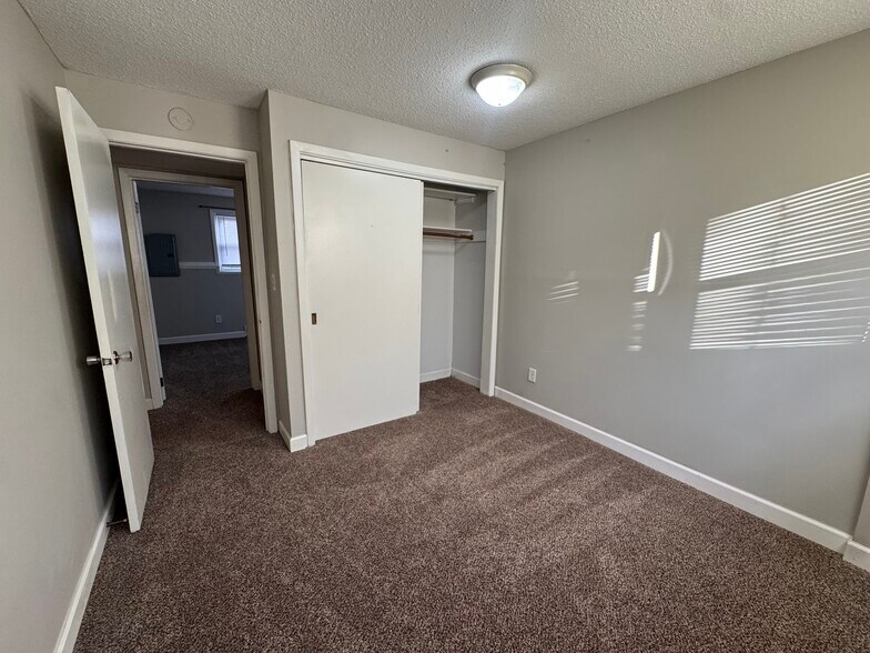 Building Photo - 932 Pius Ln