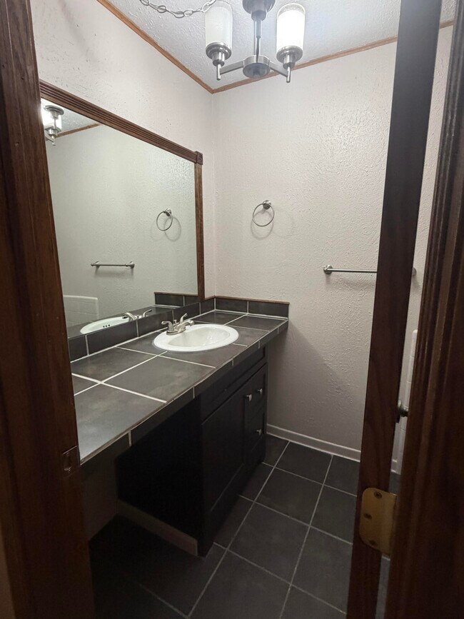 Building Photo - 3911 Fort St