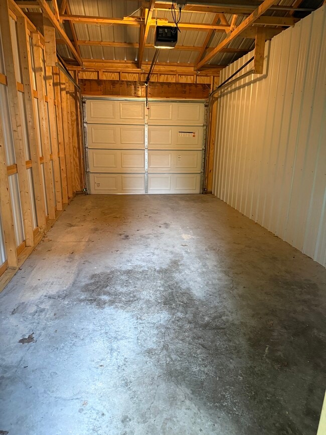 Building Photo - 619 Rose St