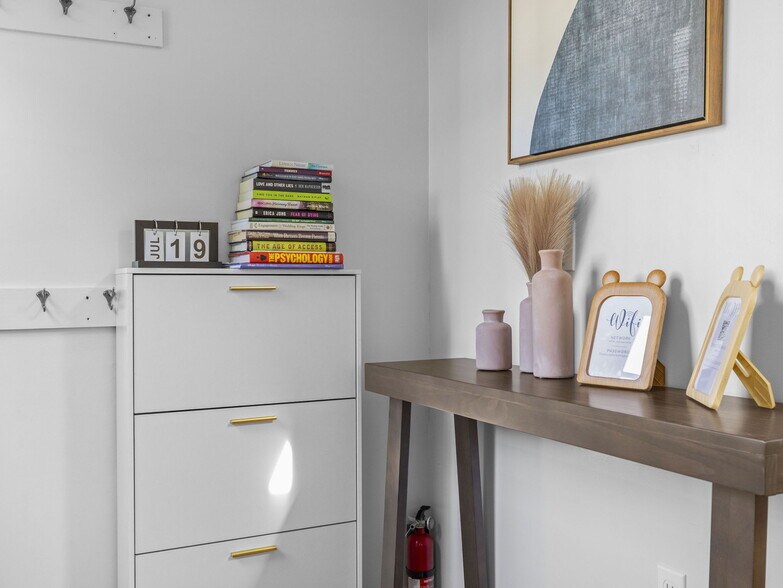 Building Photo - 110 Glen St