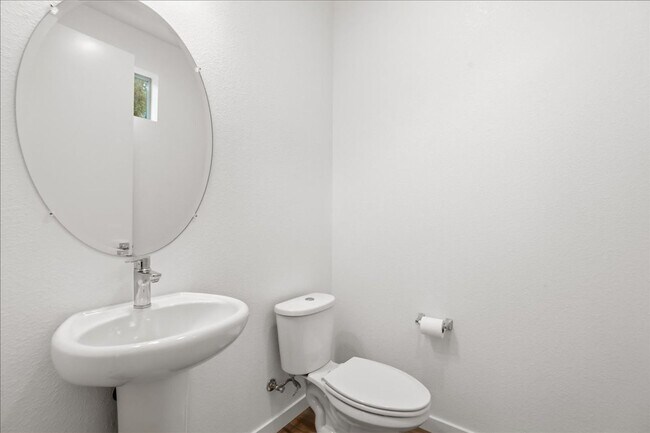 Building Photo - 6117 Bridgecross Dr