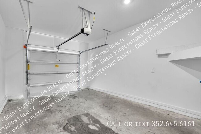Building Photo - 4919 SW 81st Lp