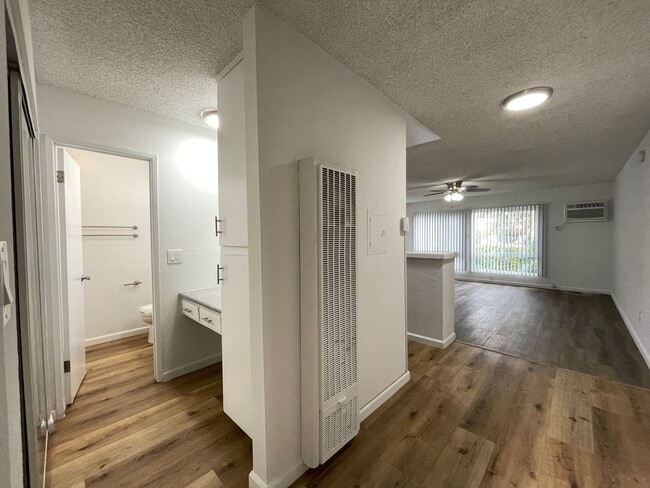 Interior Photo - 6736 Cleon Ave